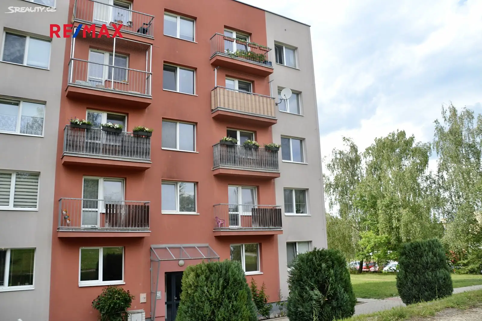 Pronájem bytu 2+1 53 m², Komenského, Milovice - Mladá
