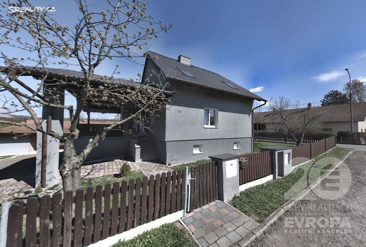 Pronájem  rodinného domu 218 m², pozemek 851 m², Jaroslav, okres Pardubice