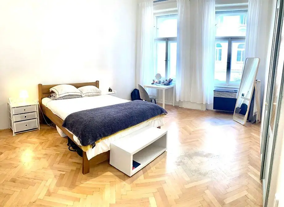 Pronájem bytu 2+1 80 m², Husinecká, Praha 3 - Žižkov