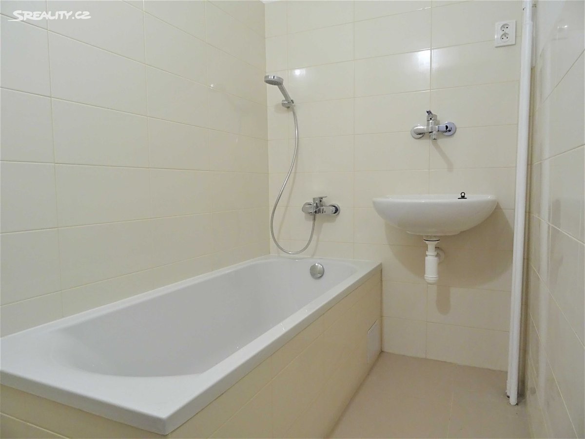 Pronájem bytu 2+kk 57 m², Jivenská, Praha 4 - Michle