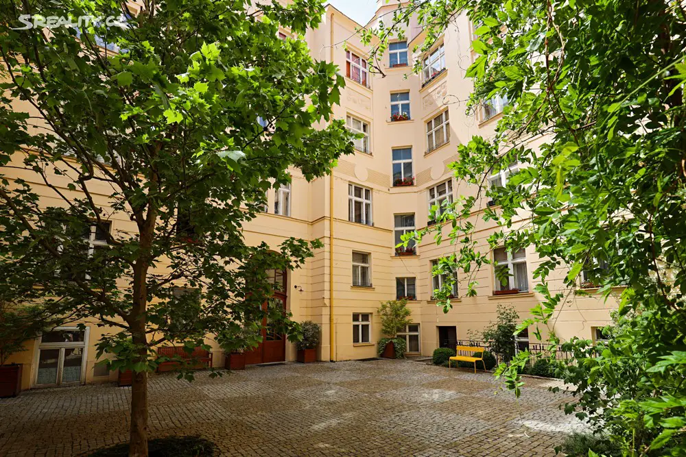 Prodej bytu 1+kk 48 m² (Podkrovní), Mikulandská, Praha 1 - Nové Město