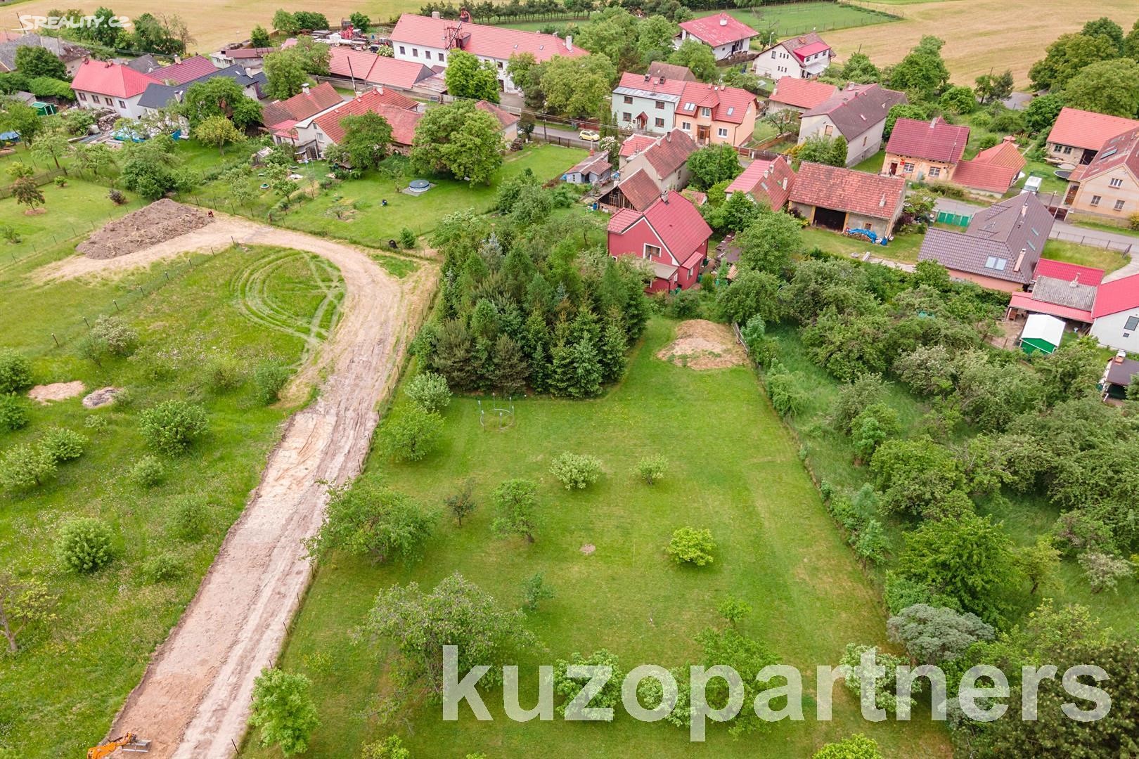 Prodej  stavebního pozemku 1 400 m², Kublov, okres Beroun