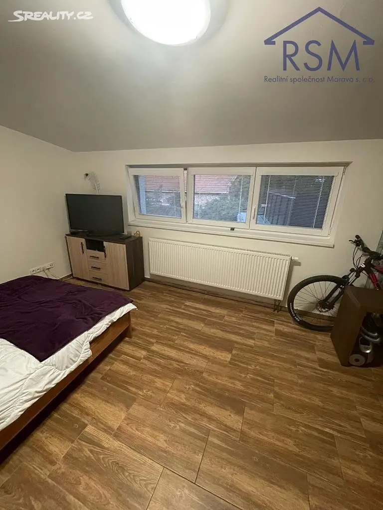 Pronájem bytu 1+kk 25 m², Olomouc - Černovír, okres Olomouc