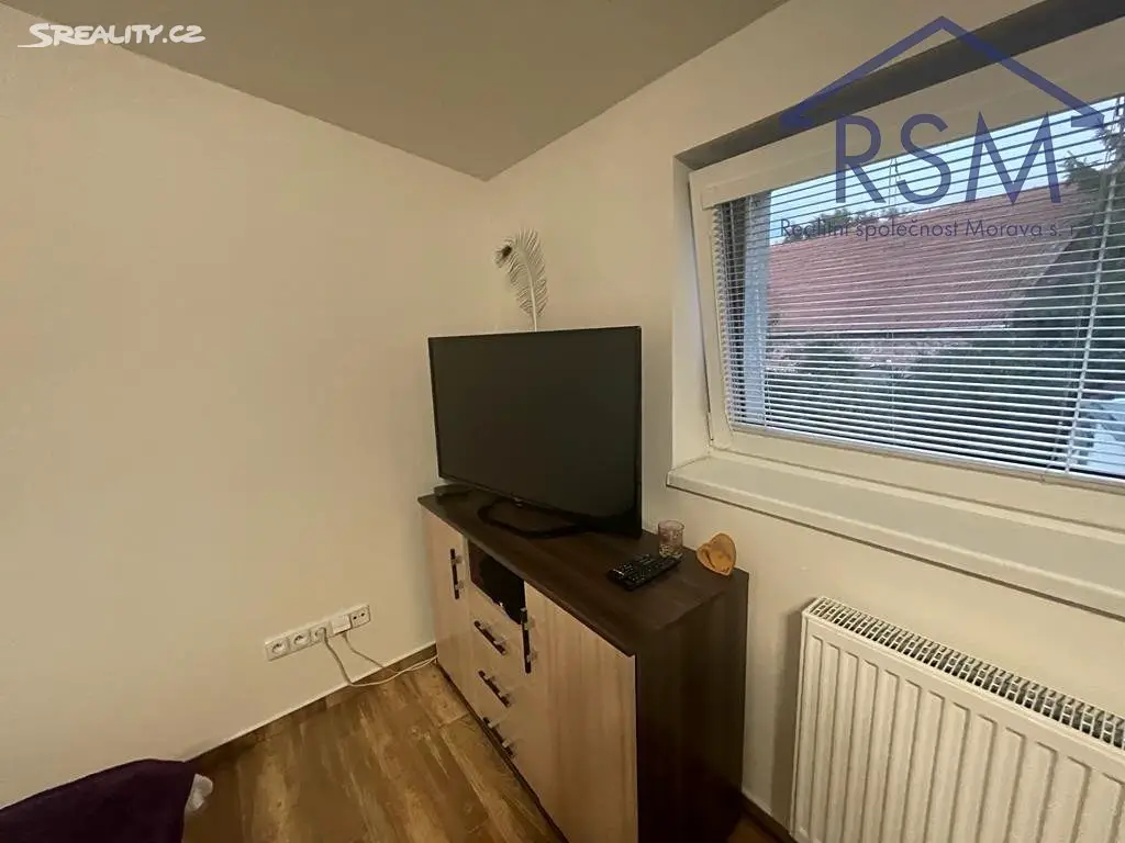 Pronájem bytu 1+kk 25 m², Olomouc - Černovír, okres Olomouc