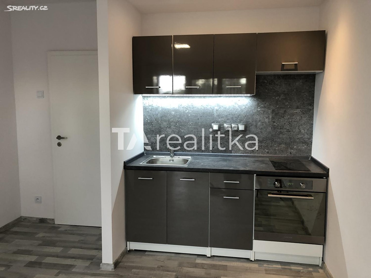 Pronájem bytu 1+kk 32 m², Osvobození, Orlová - Lutyně