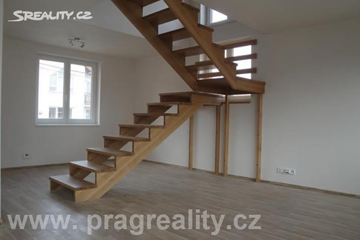 Pronájem  rodinného domu 165 m², pozemek 250 m², Mirošovská, Praha 4 - Háje