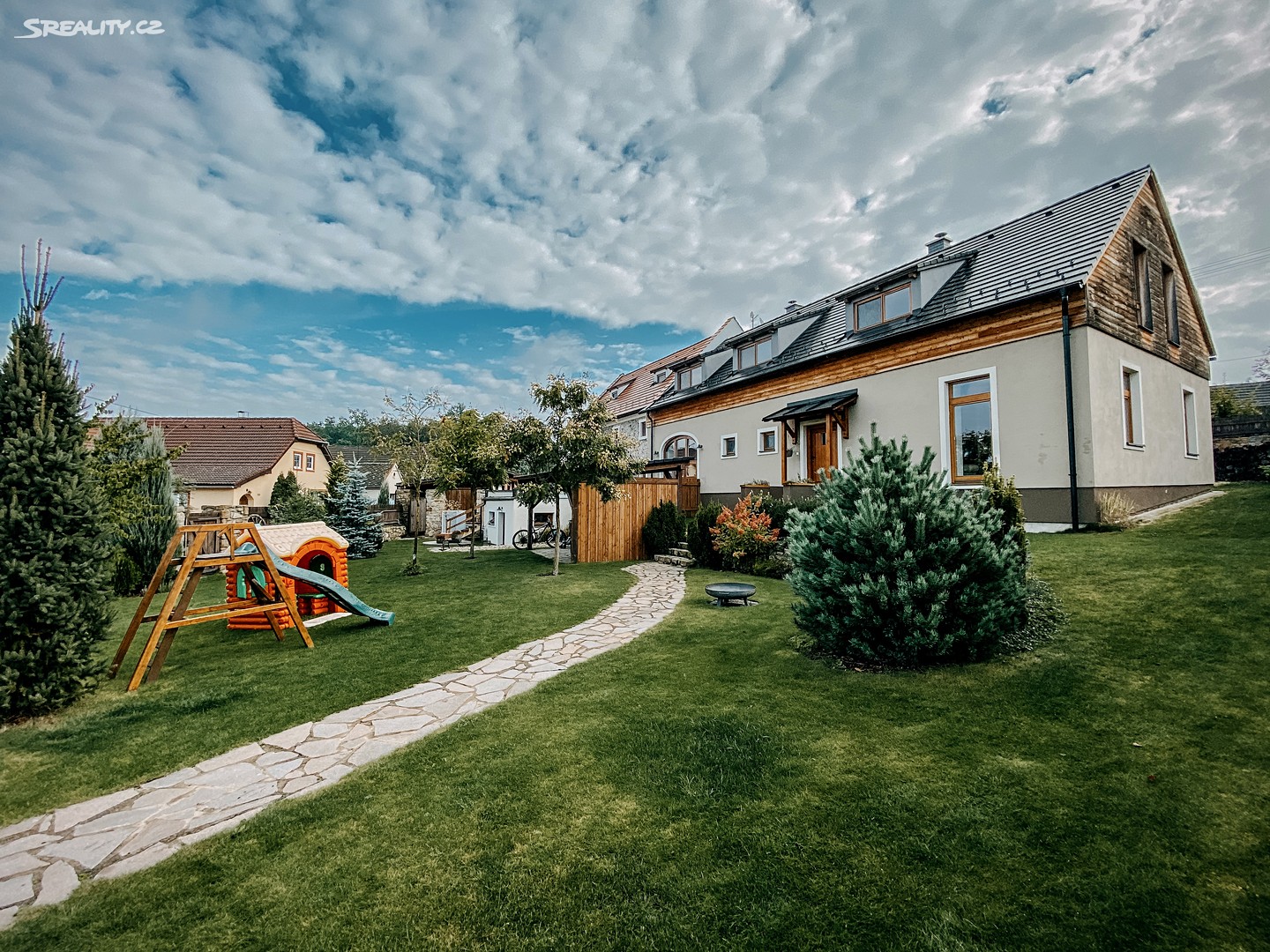 Prodej  rodinného domu 500 m², pozemek 1 200 m², Stříbřec, okres Jindřichův Hradec