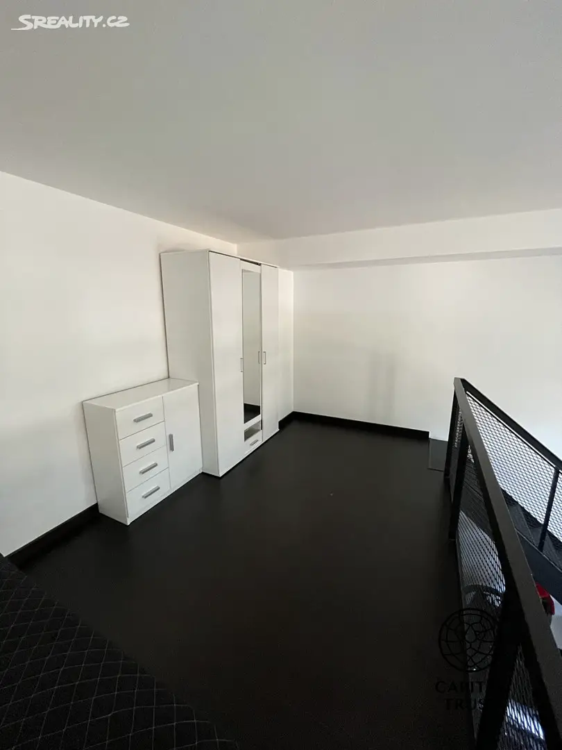 Pronájem bytu 2+kk 50 m², Křižíkova, Praha 8 - Karlín