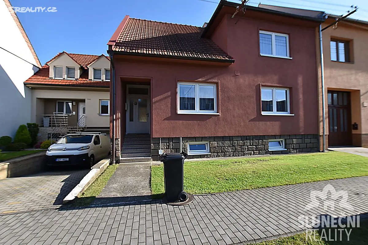 Prodej  rodinného domu 186 m², pozemek 1 180 m², Šumice, okres Uherské Hradiště