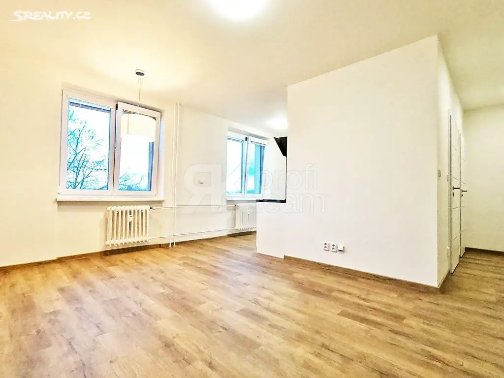 Pronájem bytu 1+1 35 m², Alžírská, Ostrava - Poruba