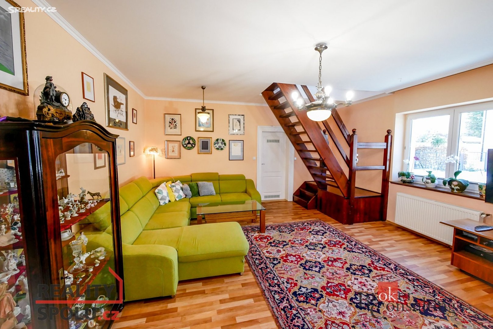 Prodej  rodinného domu 293 m², pozemek 642 m², Sluhy, okres Praha-východ