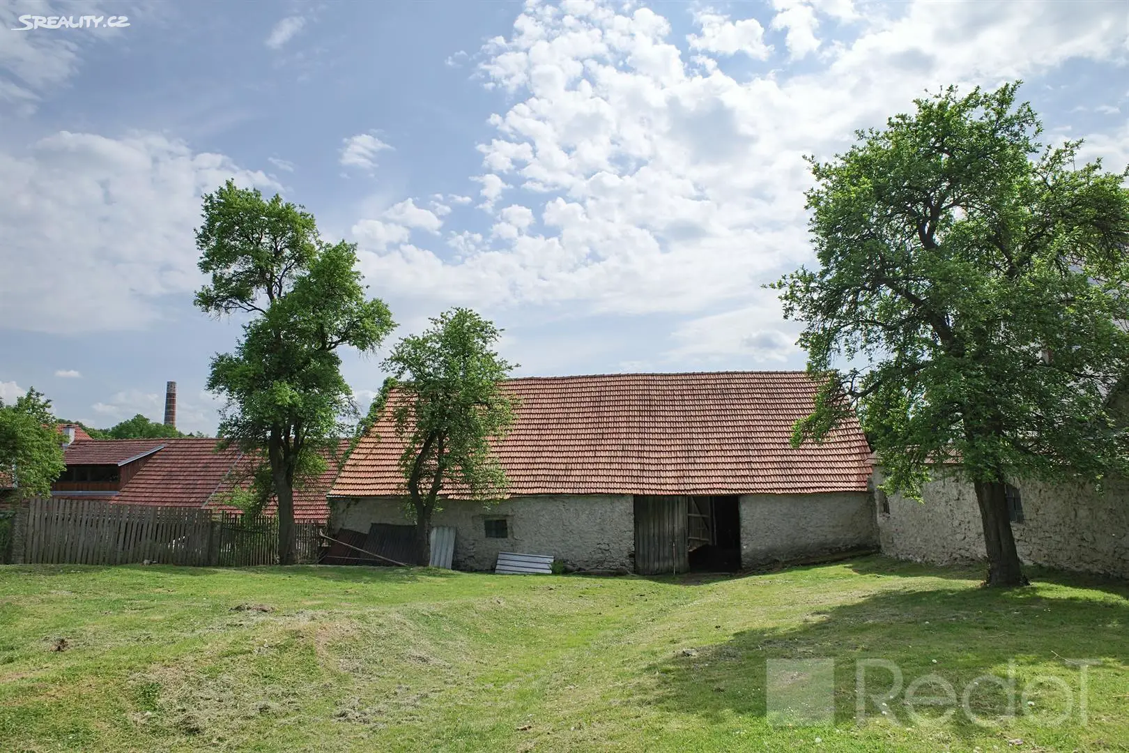Prodej  vícegeneračního domu 800 m², pozemek 2 400 m², Hodice, okres Jihlava