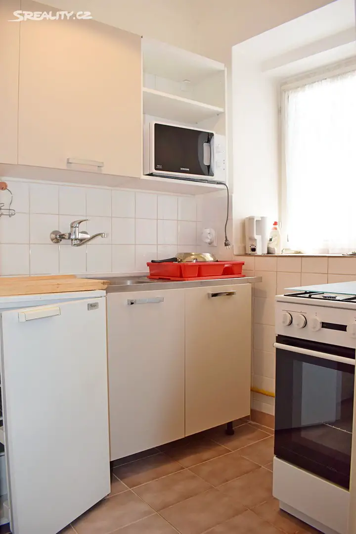 Pronájem bytu 1+1 31 m², K Šeberáku, Praha 4 - Kunratice