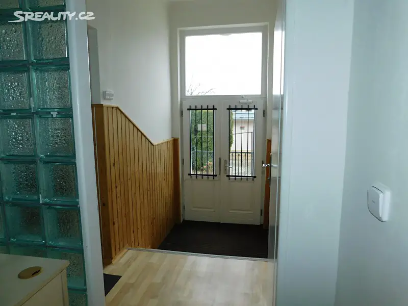 Pronájem bytu 1+kk 35 m² (Podkrovní), Chářovská, Krnov - Pod Cvilínem