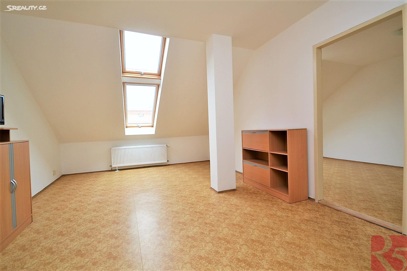 Pronájem bytu 2+1 58 m² (Podkrovní), Lípová, Praha 2 - Nové Město