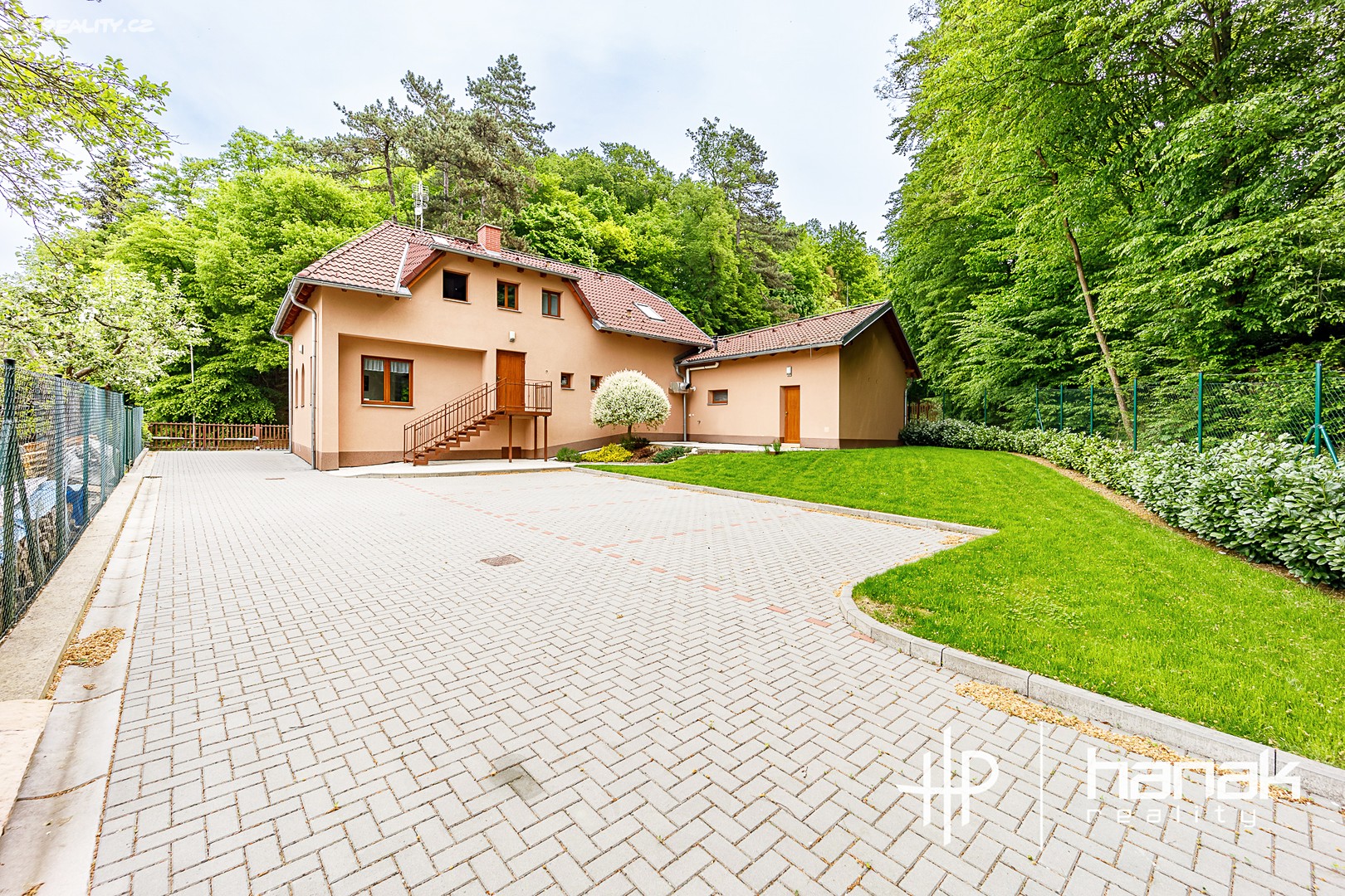 Prodej  rodinného domu 210 m², pozemek 1 057 m², Dolany, okres Olomouc