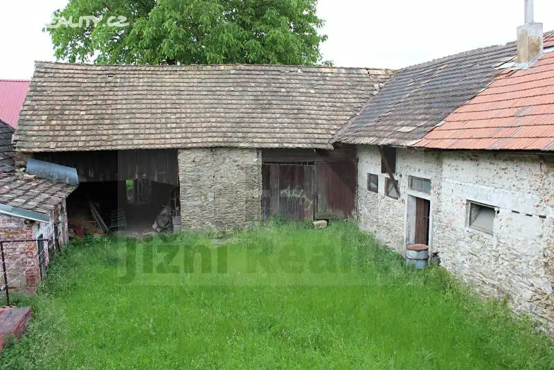 Prodej  rodinného domu 450 m², pozemek 2 423 m², Netřebice, okres Český Krumlov