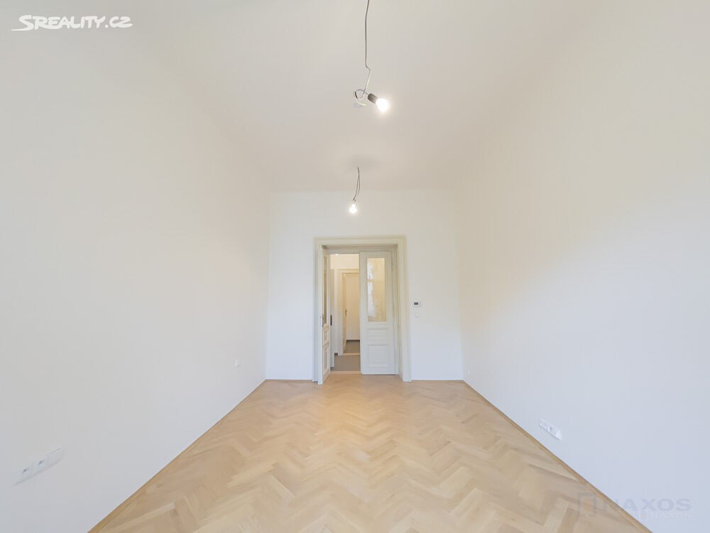 Pronájem bytu 1+1 69 m², náměstí Míru, Praha 2 - Vinohrady