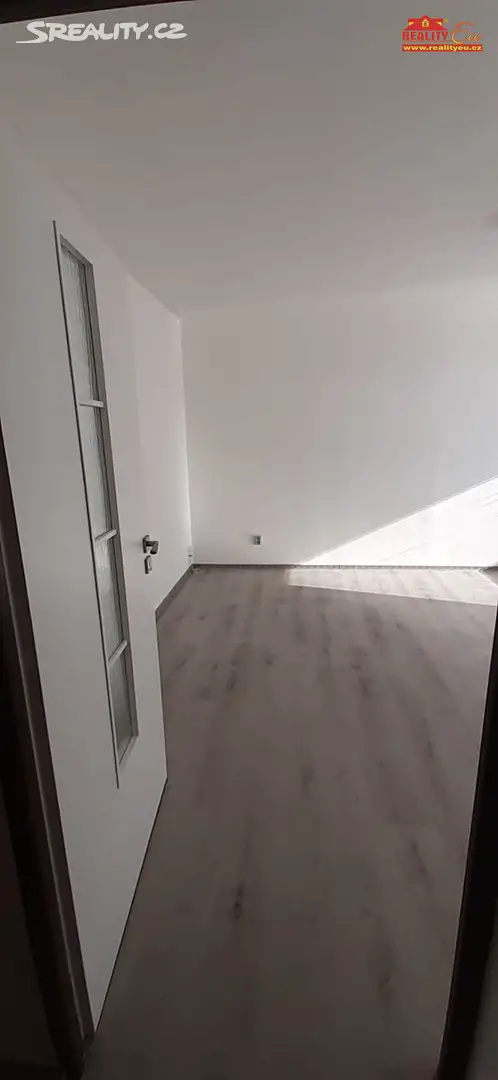 Pronájem bytu 1+kk 30 m², Běloveská, Náchod