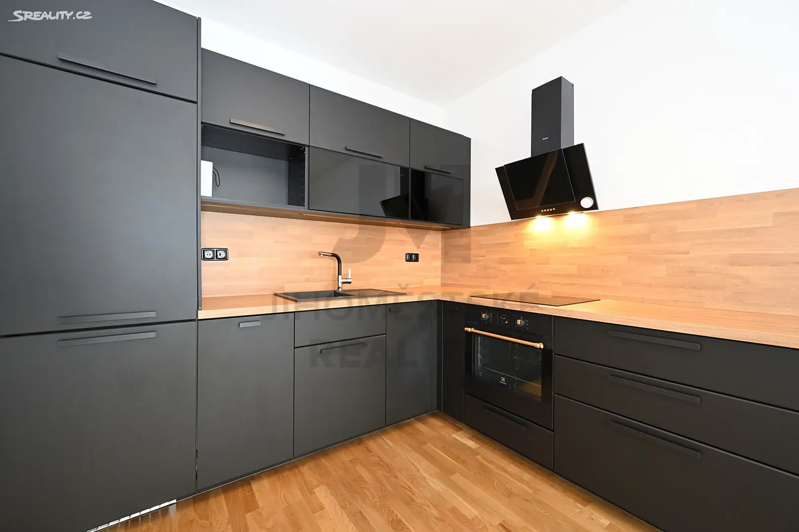 Pronájem bytu 2+kk 55 m², Mezi Vodami, Praha 4 - Modřany