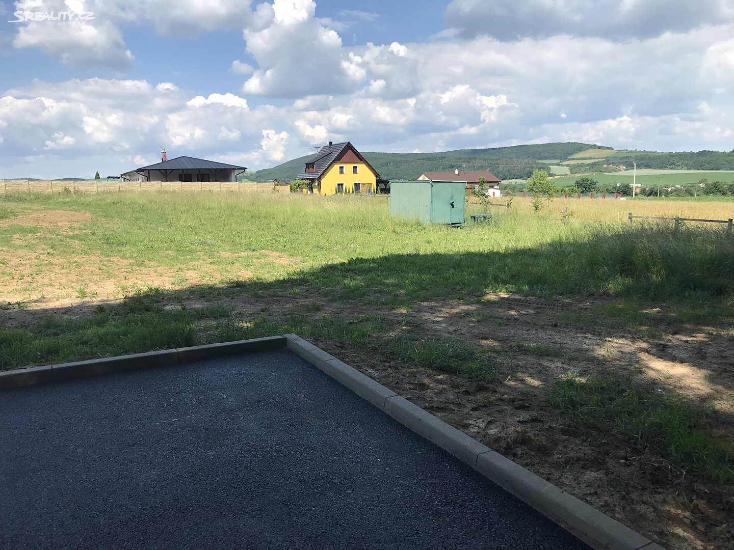 Prodej  stavebního pozemku 914 m², Skuhrov - Hatě, okres Beroun