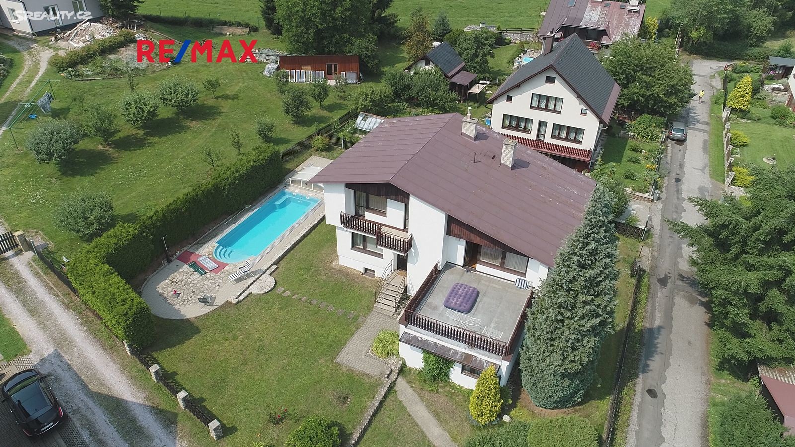 Prodej  rodinného domu 450 m², pozemek 1 371 m², Horní Branná, okres Semily