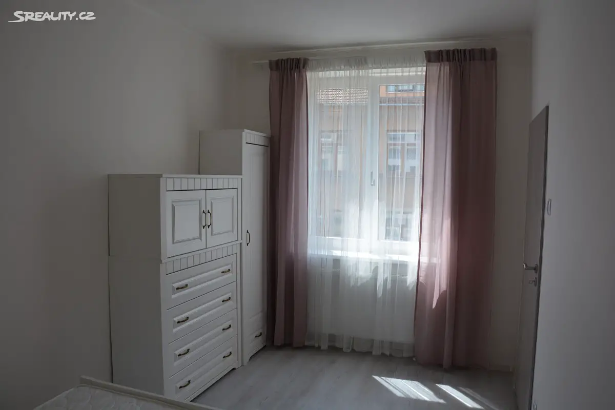 Pronájem bytu 2+1 57 m², Dykova, Brno - Židenice