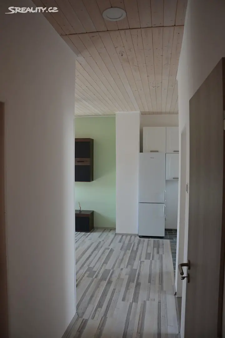 Pronájem bytu 2+kk 55 m² (Podkrovní), Dykova, Brno - Židenice