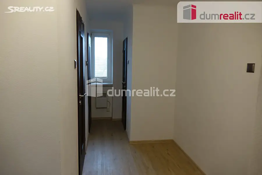 Pronájem bytu 3+1 70 m², Chocerady - Komorní Hrádek, okres Benešov