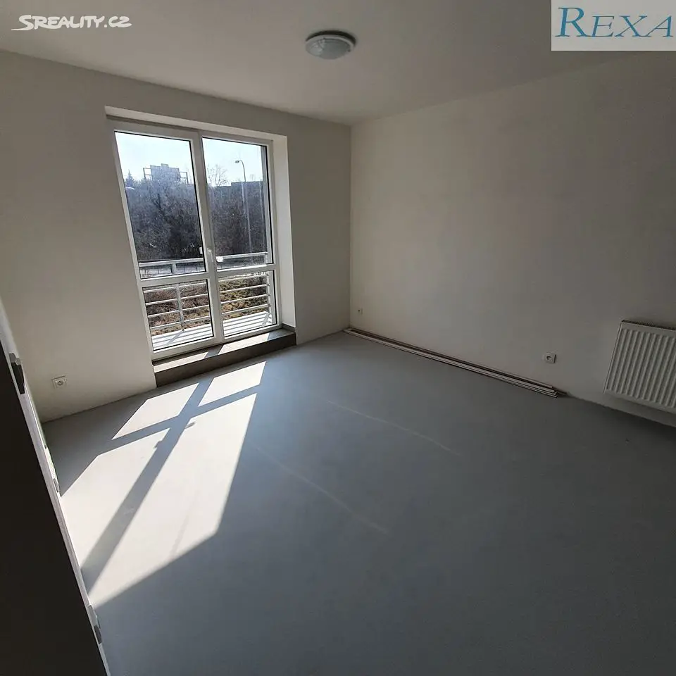 Pronájem bytu 1+kk 45 m², Klobásova, Brno - Starý Lískovec