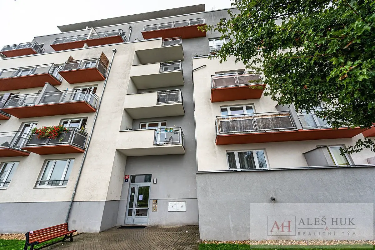 Pronájem bytu 1+kk 41 m², Mattioliho, Praha 10 - Záběhlice