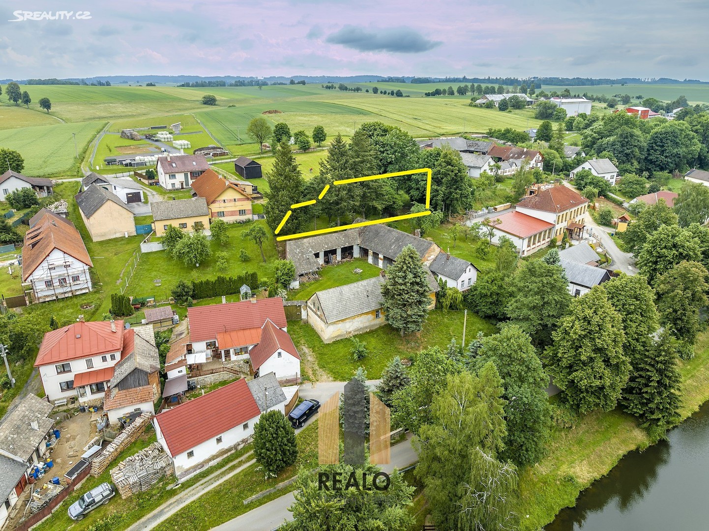 Prodej  stavebního pozemku 1 046 m², Dobroutov, okres Jihlava