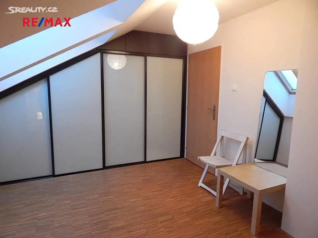 Pronájem bytu 2+1 66 m², Lovčenská, Praha 5 - Košíře