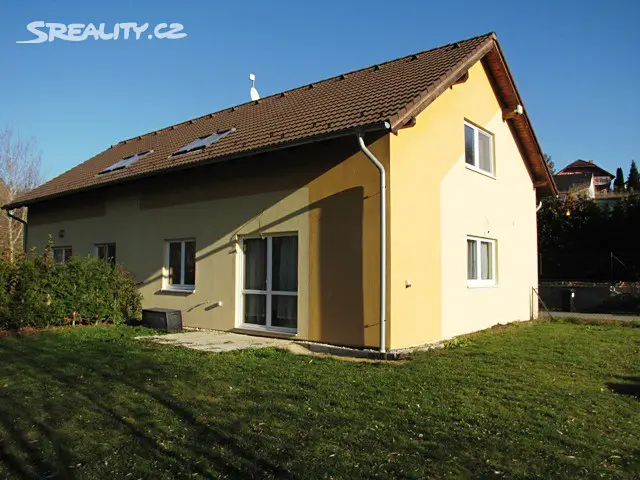 Pronájem  rodinného domu 130 m², pozemek 400 m², Meduňková, Zlín - Mladcová