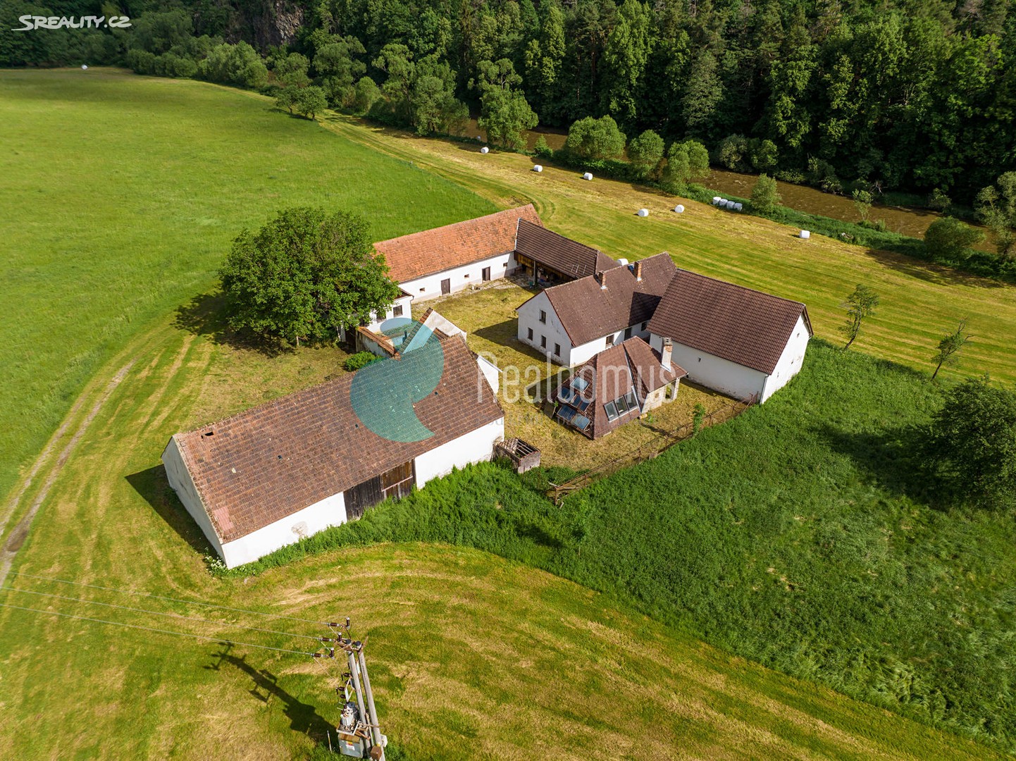 Prodej  zemědělské usedlosti 1 300 m², pozemek 3 273 m², Dolní Třebonín, okres Český Krumlov