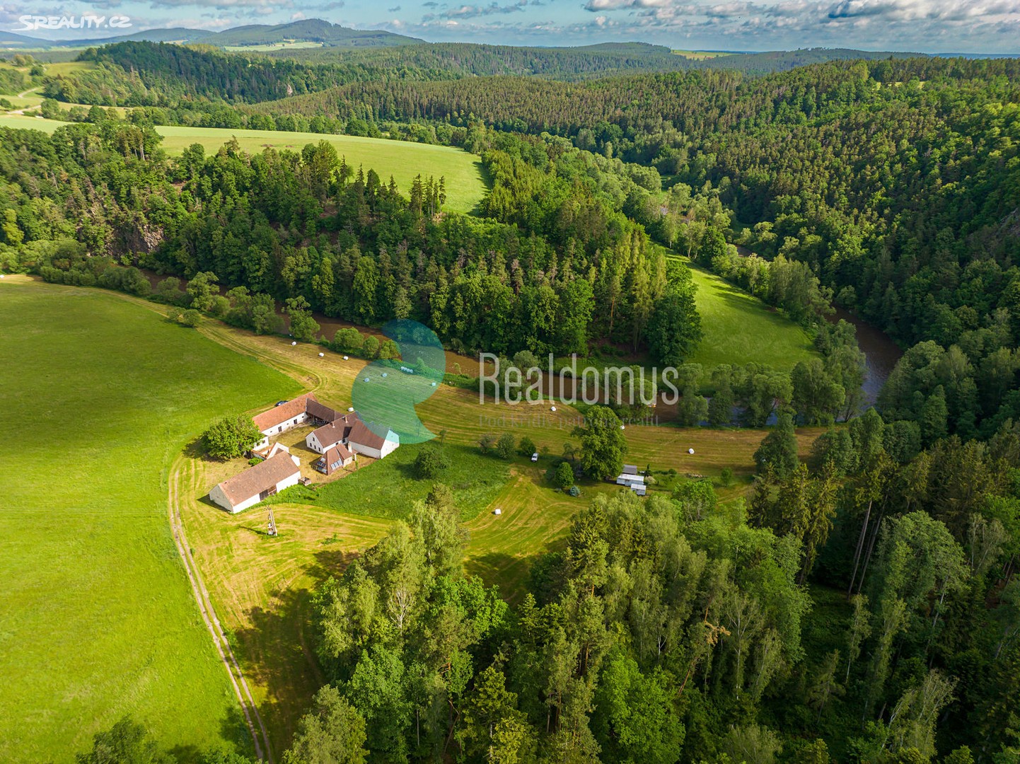 Prodej  zemědělské usedlosti 1 300 m², pozemek 3 273 m², Dolní Třebonín, okres Český Krumlov