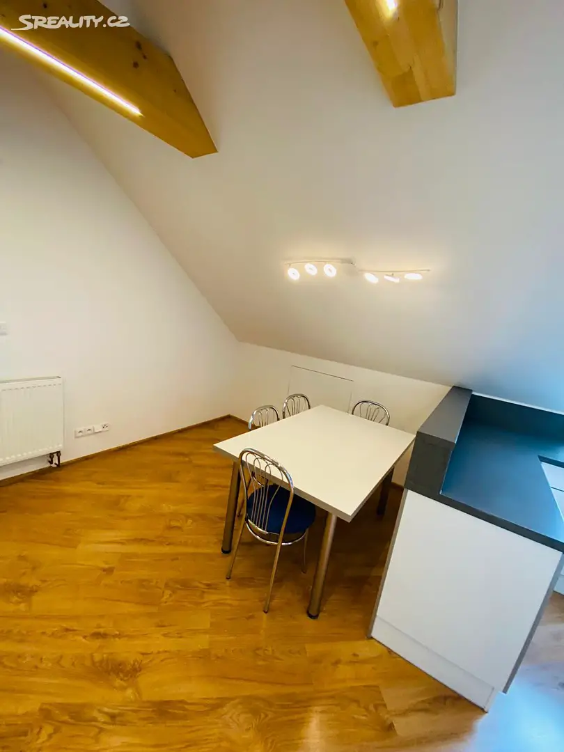 Pronájem bytu 3+kk 70 m² (Podkrovní), Kikrleho, Brno - Slatina