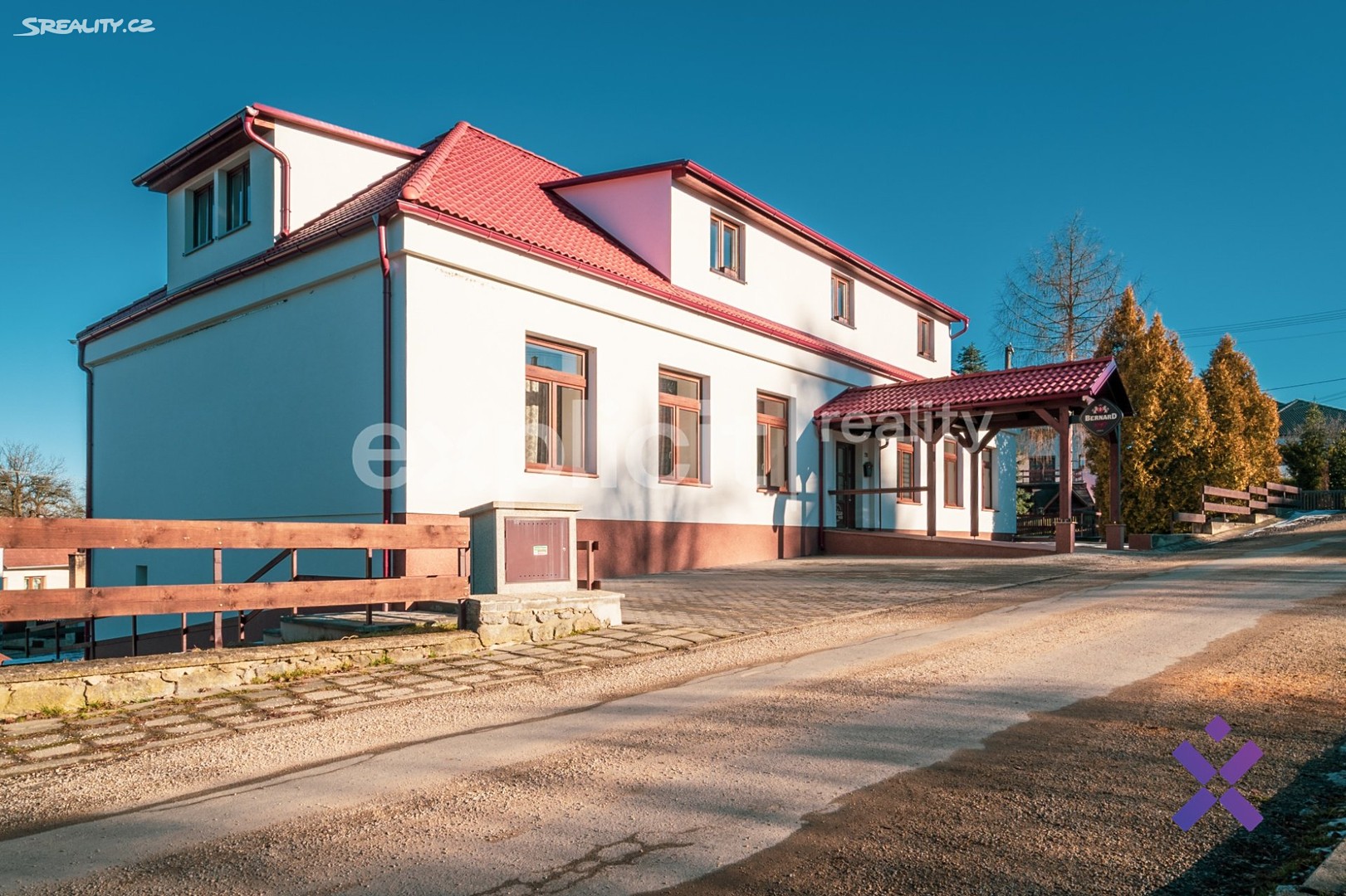 Prodej  rodinného domu 522 m², pozemek 1 618 m², Velké Meziříčí - Hrbov, okres Žďár nad Sázavou