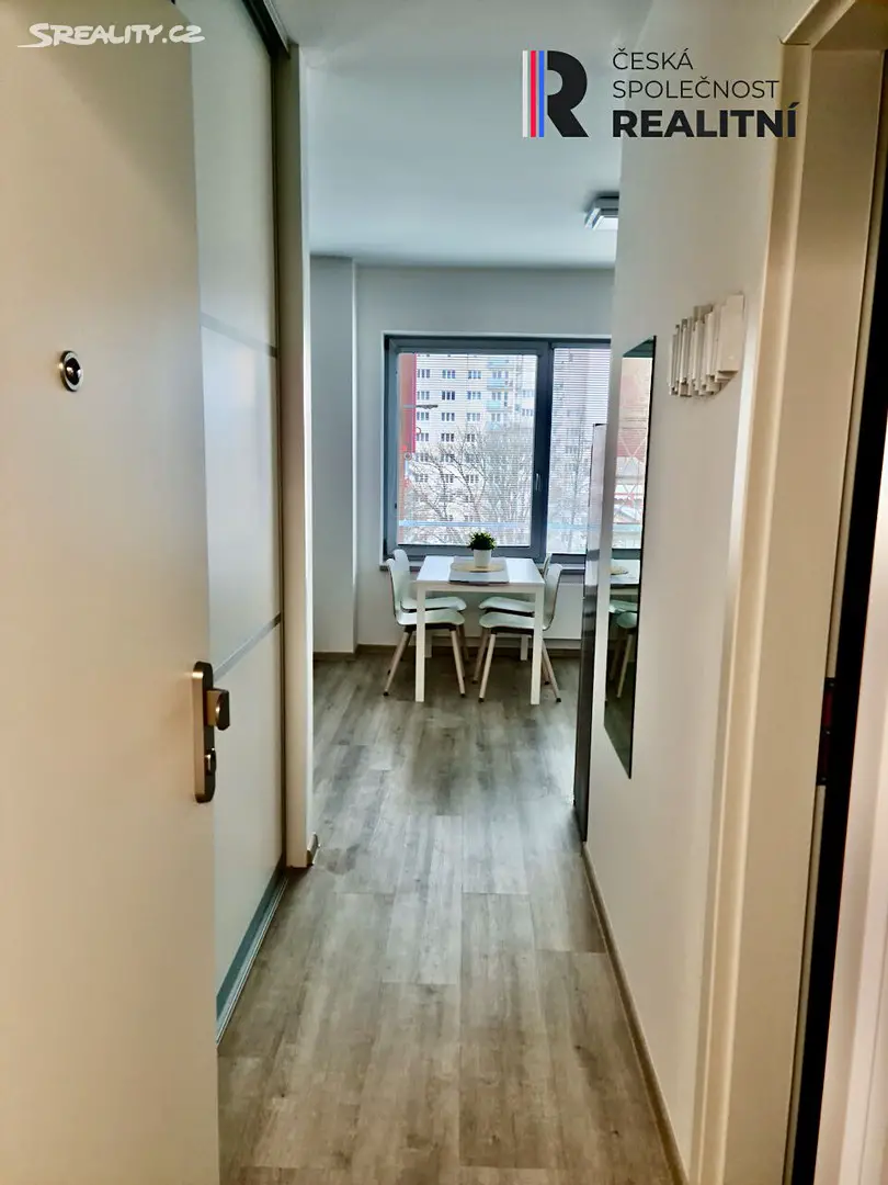 Pronájem bytu 1+kk 42 m², Lorencova, Zlín