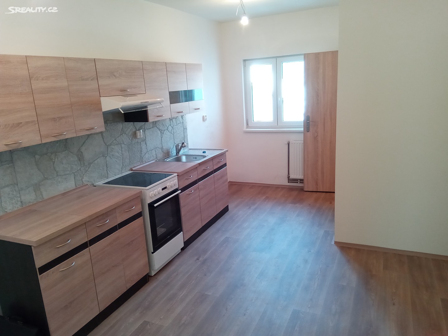 Pronájem bytu 2+1 37 m² (Podkrovní), Rovná, Ostrava - Přívoz