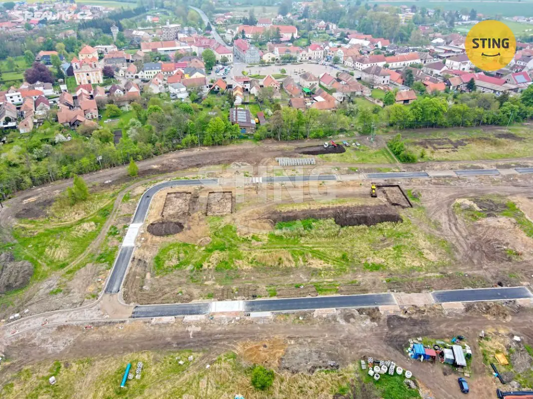 Prodej  stavebního pozemku 700 m², Pod Lipami, Dašice