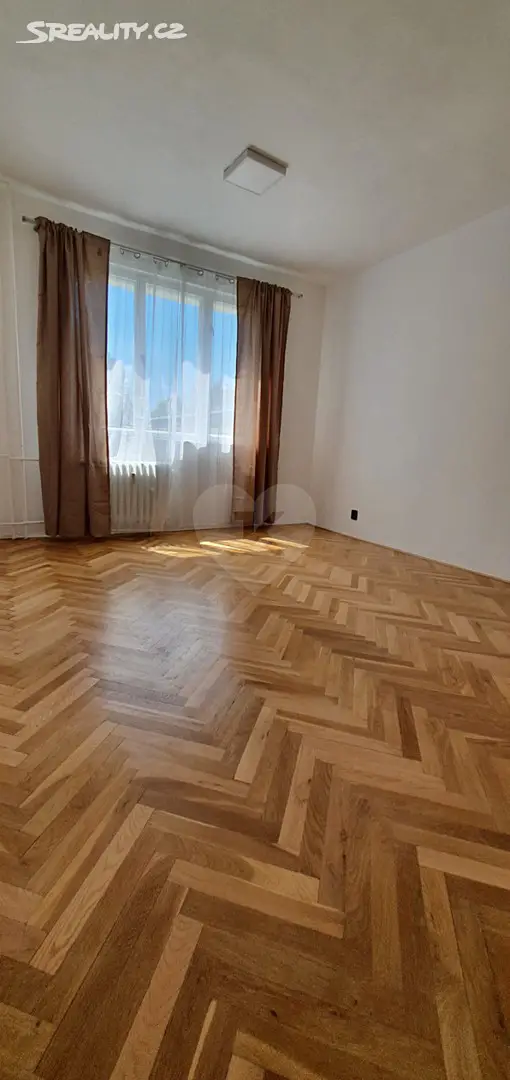 Pronájem bytu 2+1 54 m², Na okraji, Praha 6 - Veleslavín