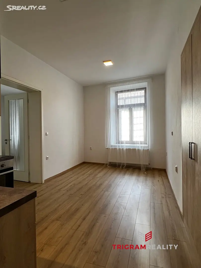 Pronájem bytu 2+kk 54 m², Komenského, Pardubice - Pardubičky