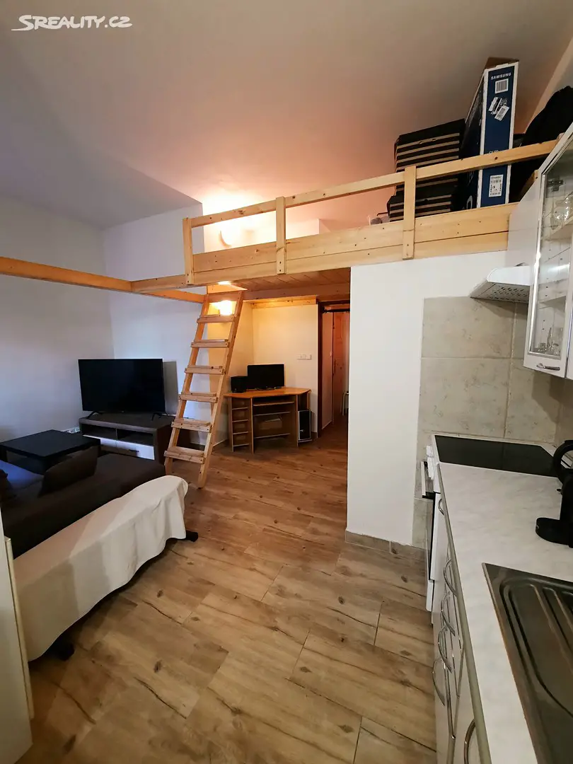 Prodej bytu 1+kk 42 m², Plzeňská, Praha 5 - Smíchov