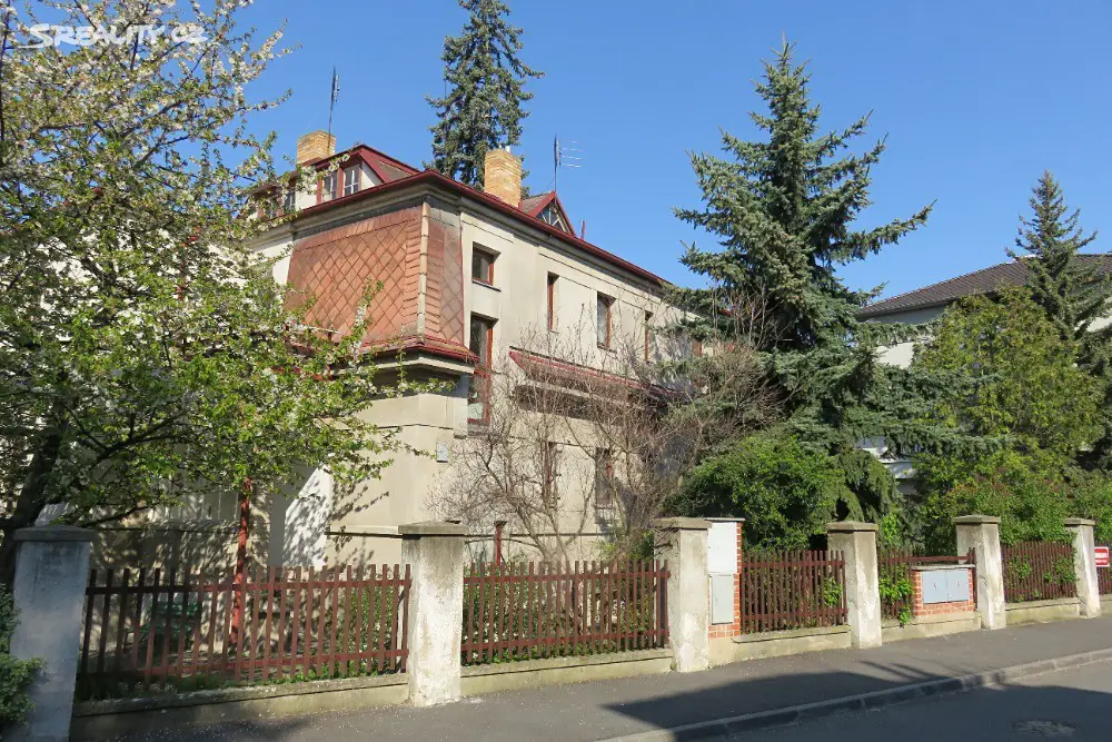 Prodej  rodinného domu 500 m², pozemek 683 m², Karasova, Praha 4 - Modřany