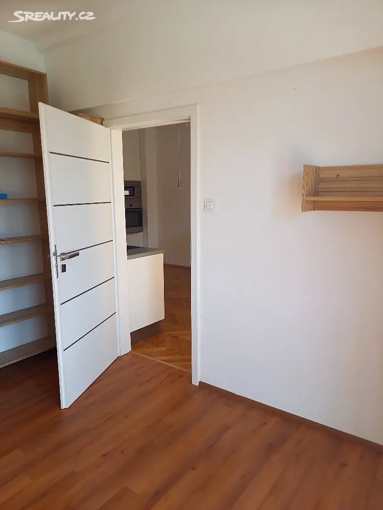 Pronájem bytu 2+kk 40 m², Pivovarnická, Praha 8 - Libeň