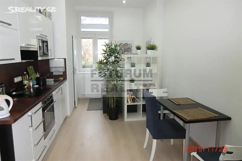 Pronájem bytu 2+1 67 m², Sinkulova, Praha 4 - Nusle