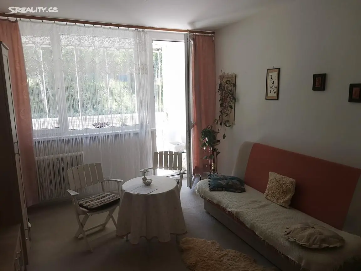 Prodej bytu 2+1 62 m², Lidická, Karlovy Vary - Drahovice