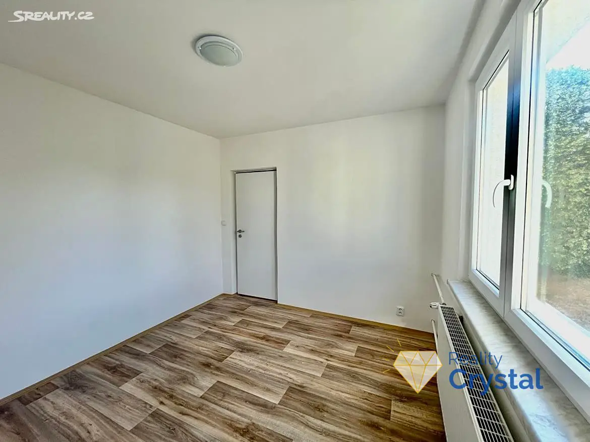 Prodej bytu 2+1 47 m², Školní, Nová Role