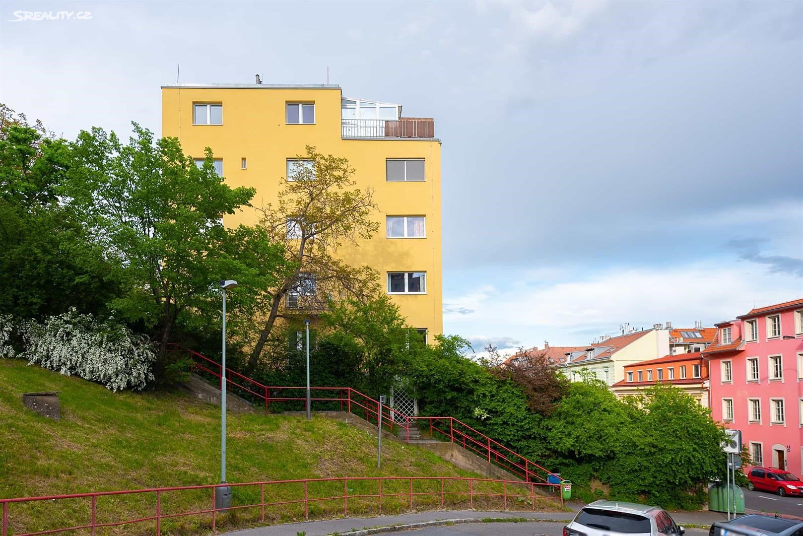 Prodej bytu 2+1 37 m², Holečkova, Praha 5 - Smíchov
